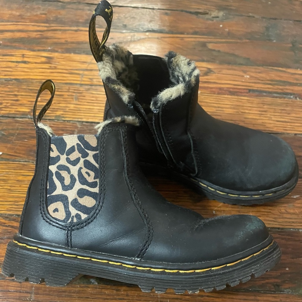 Toddler Dr. Martens black boots with leopard fleece lining size US 10 UK 9